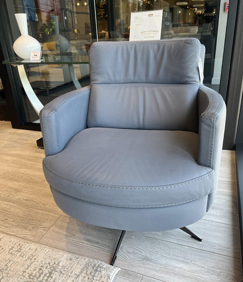 Incanto Italian Attitude Chair Thea I572 Lounge Leather Armchair | Incanto