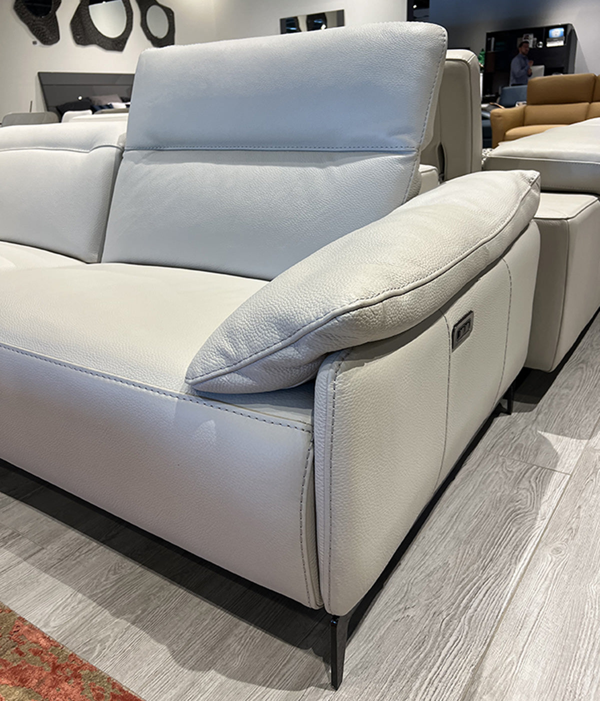 Incanto Italian Attitude Couches & Sofa Brignac i845 Reclining Leather Sofa | Incanto