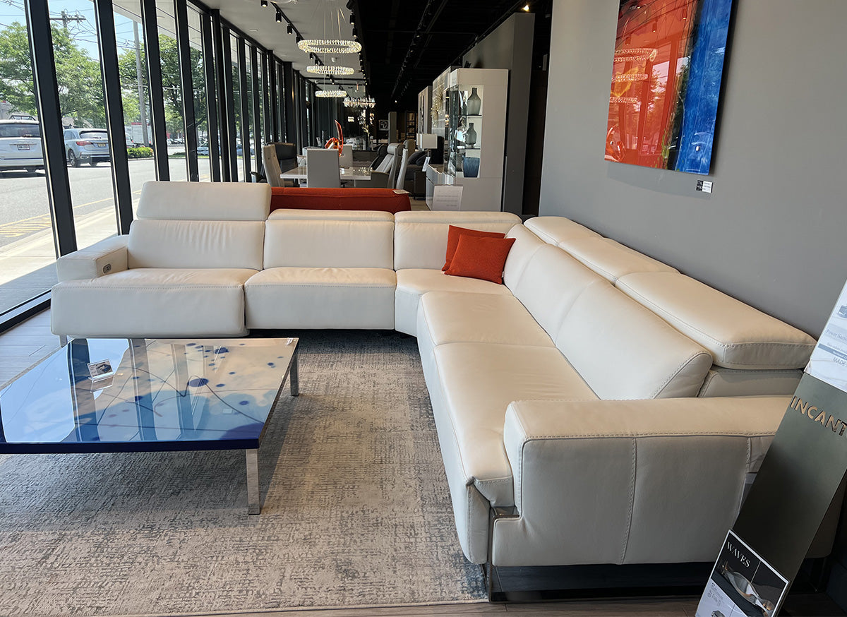 Incanto Italian Attitude Couches & Sofa i768 Reclining Sectional Sofa in White | Incanto