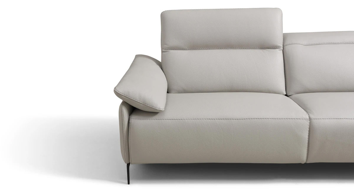 Incanto Italian Attitude Loveseat Brignac i845 Leather Loveseat | Incanto