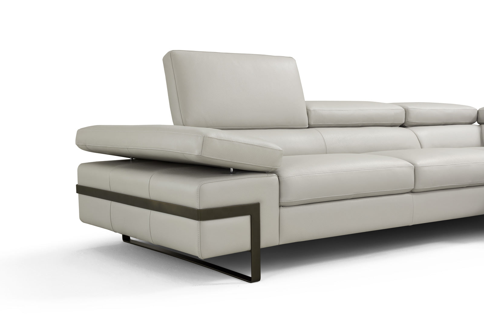 J and M Furniture Couches & Sofa Rimini Italian Leather Sectional in Light Grey (i867)