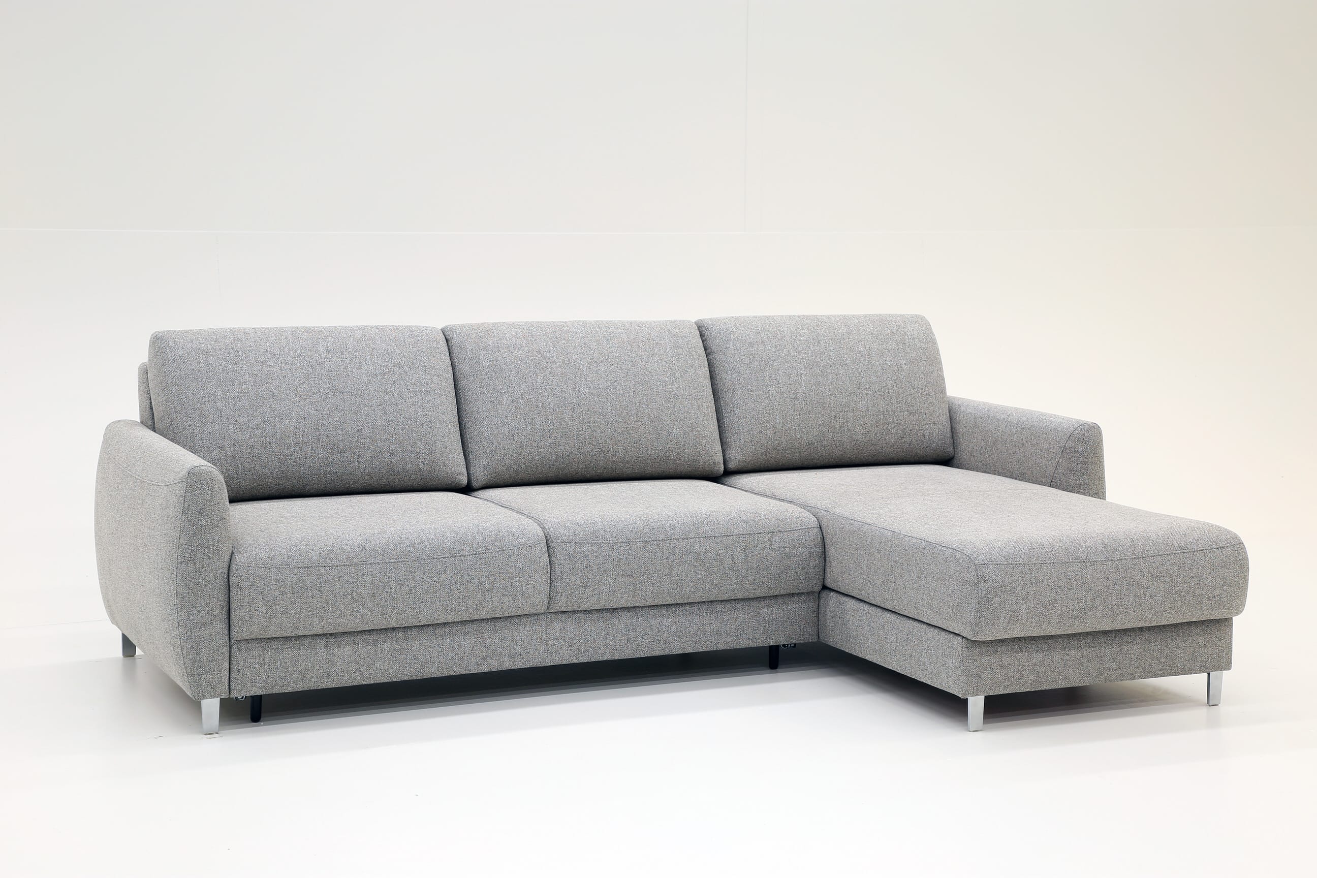 Luonto Couches & Sofa Delta Sectional Sleeper | Luonto