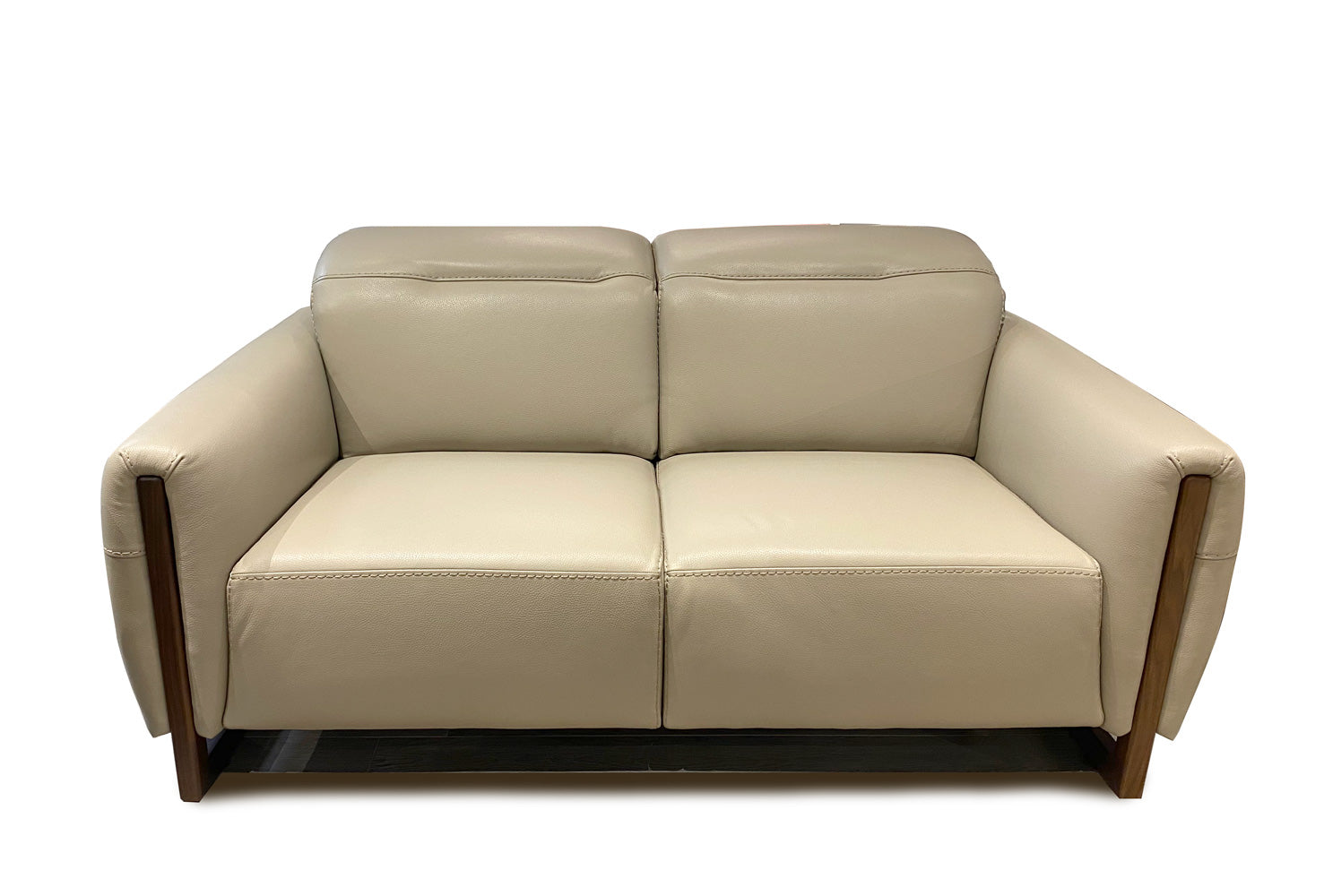 Incanto I950 Loveseat – Italian Leather