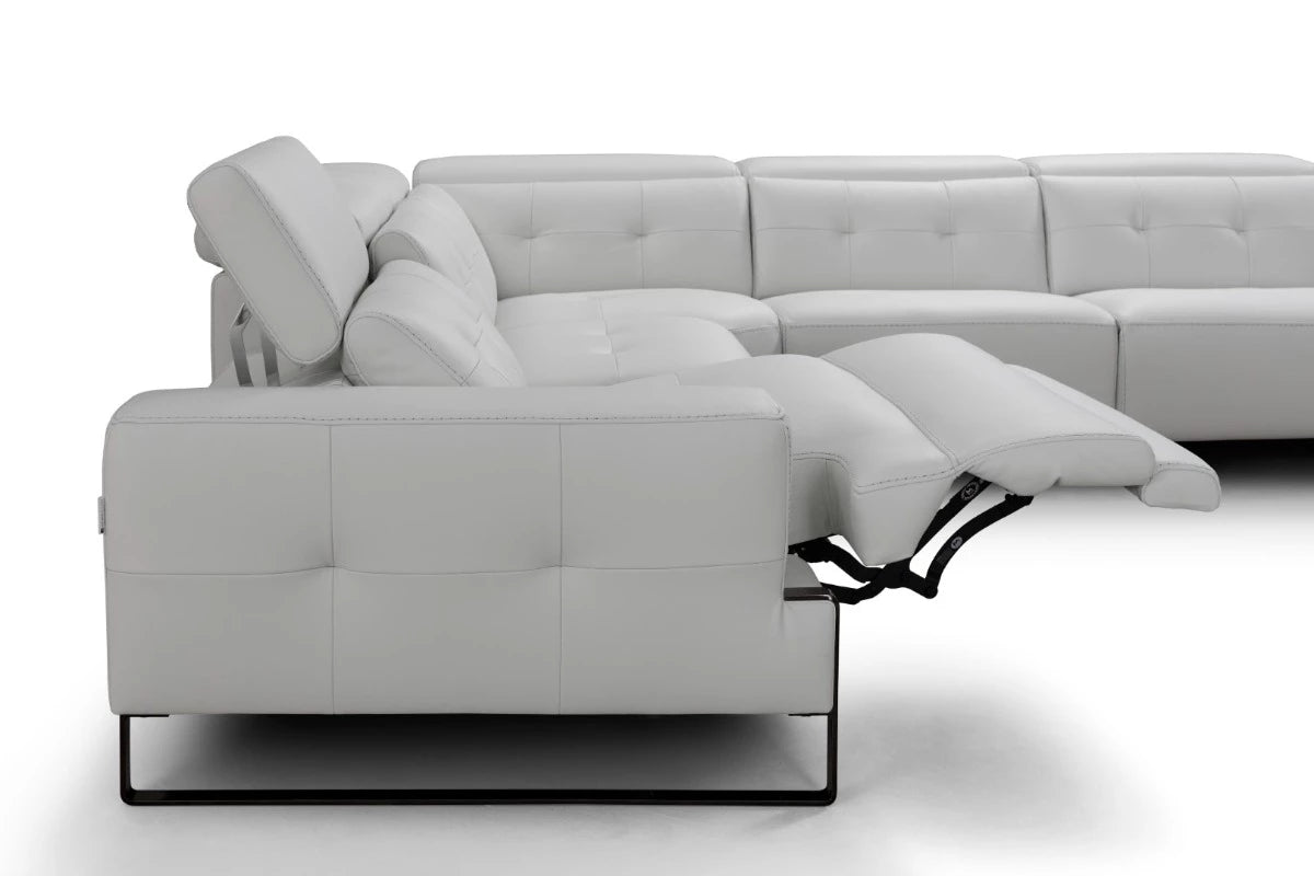 Incanto Italian Attitude Couches & Sofa i772 Reclining Sectional Sofa in White | Incanto