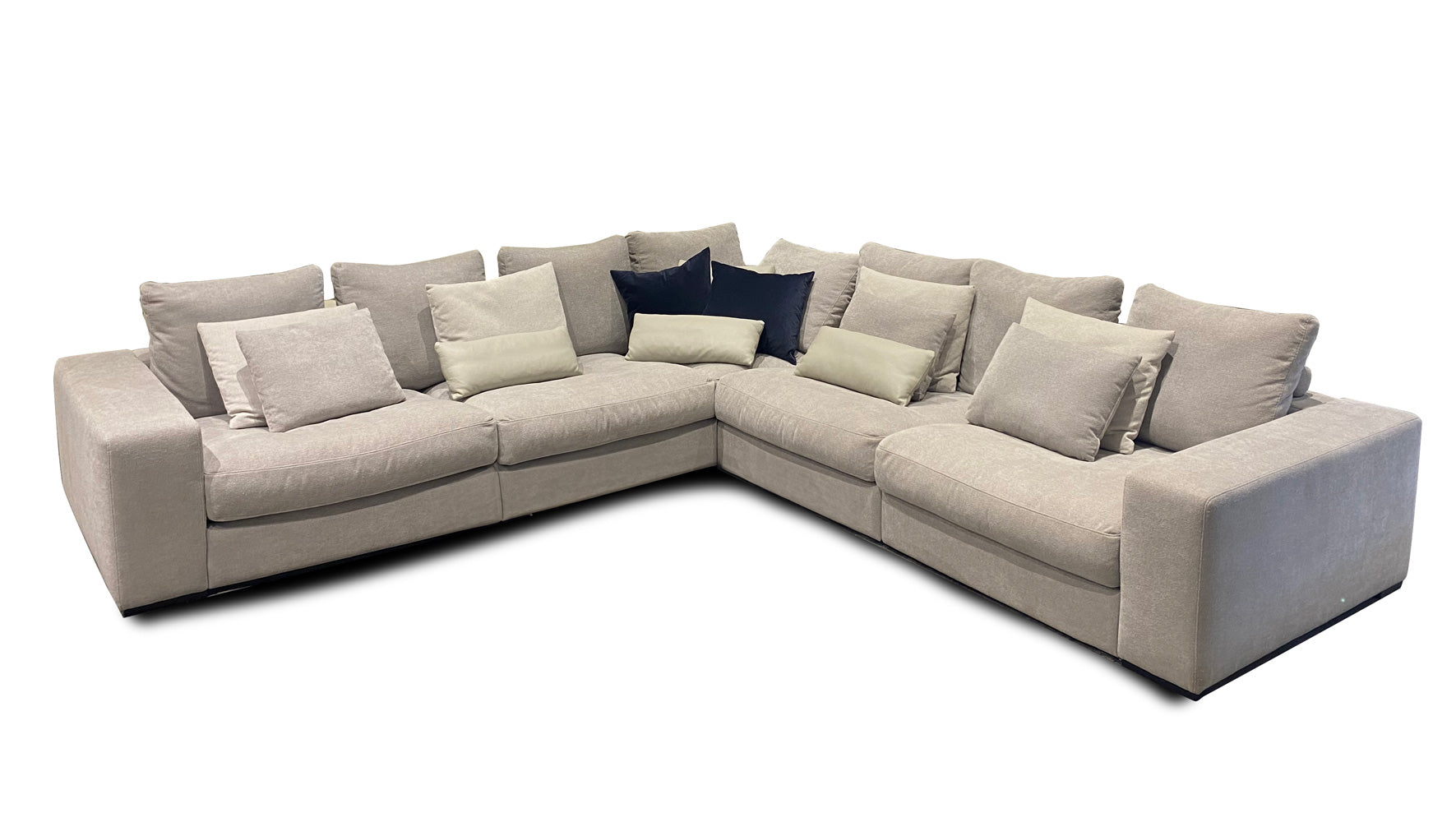 Incanto Italian Attitude Couches & Sofa Incanto B672 Fabric Sectional | Incanto Italia