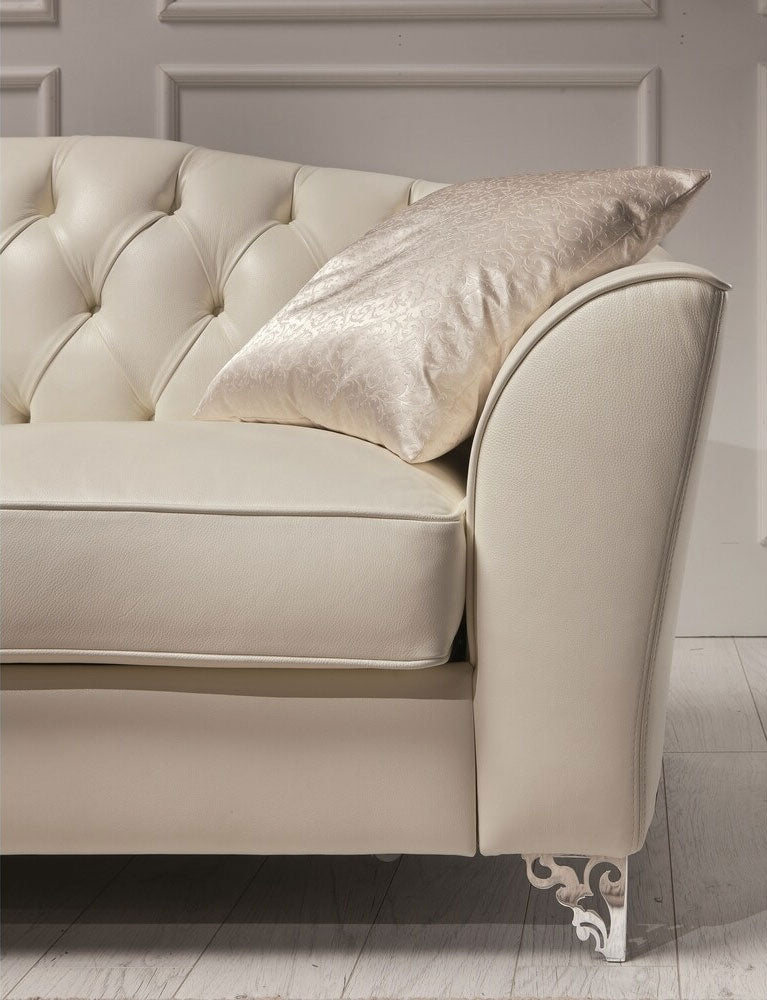 J and M Furniture Couches & Sofa The Divina Leather Loveseat | J&M Furniture
