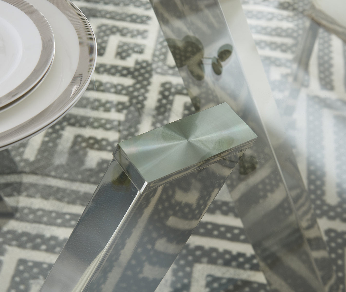 J and M Furniture Dining Sets Tower Round Table | J&M Furniture